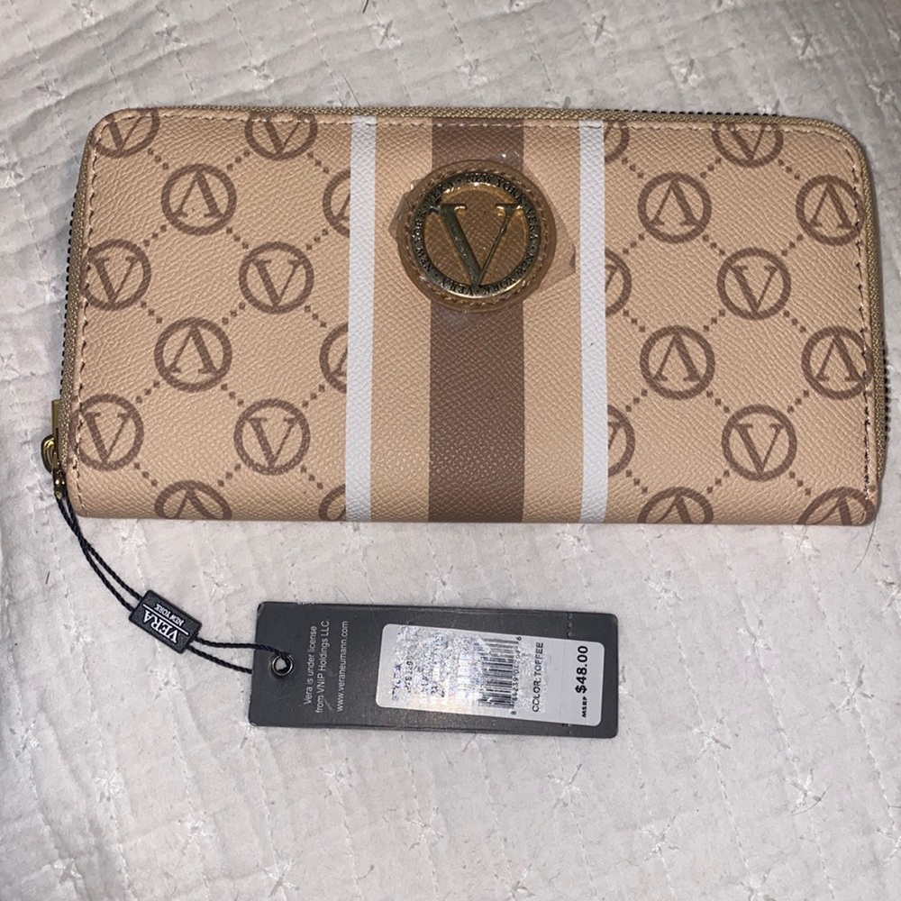 NEW Large Vera Wallet